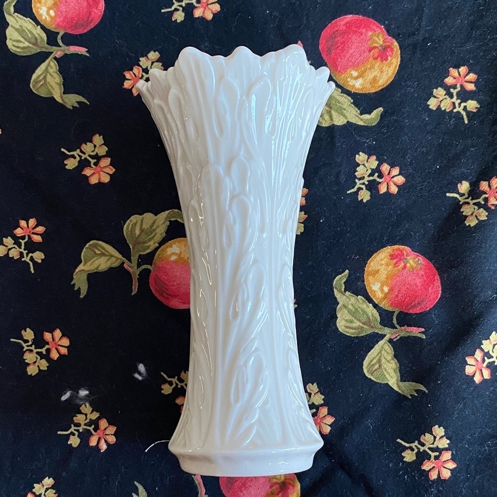 Lenox Elegant White Leaf Vase